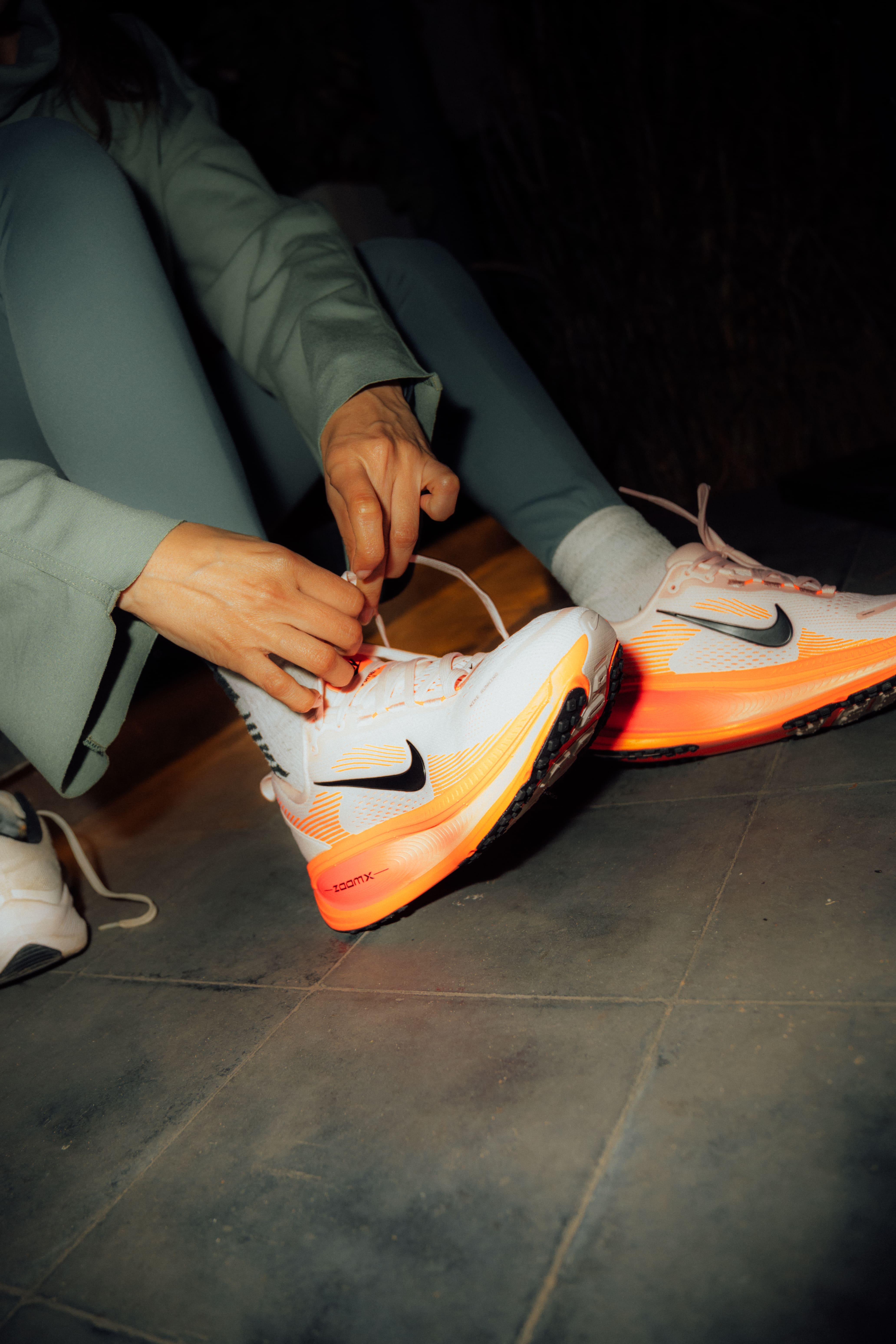 Vomero Running Shoes - Red